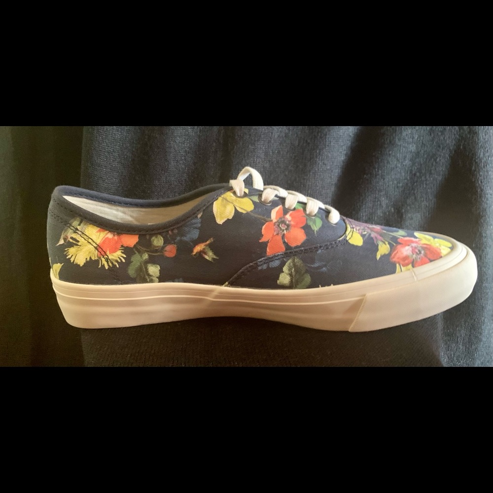 SeaVees Legend Sneakers Tina Turk W10 New/WO tags